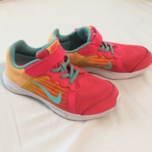 Girls Nike Downshifter 8 - Size 1.5Y